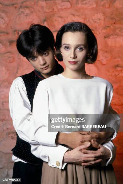 Kristin Scott Thomas et Thomas Langmann lors du tournage du film 'Bille en tête' de Carlo Cotti le 15 décembre 1989 en France.