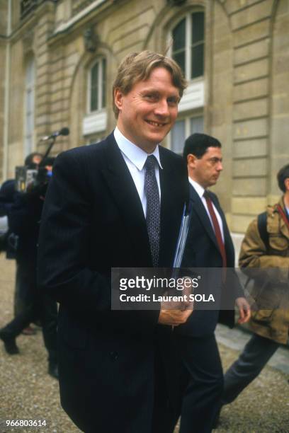 Alain Devaquet, Ministre de la Recherche et de l'Enseignement Supérieur à la sortie du Conseil des ministres, le 26 novembre 1986 à Paris, France.