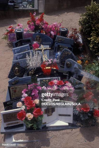 La tombe de Grégory Villemin assassiné en 1984 le 18 juillet 1985, France.