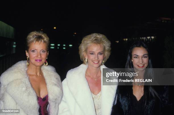 Pierrette Brès, Evelyne Leclercq et Carole Varenne lors de la cérémonie de remise des 7 d'Or de l'audiovisuel le 26 octobre 1985 à Paris, France.