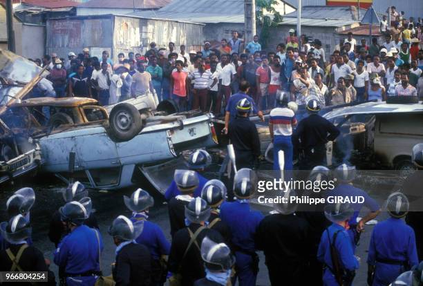 Barrages et manifestation du M.P.G.I pour la libération de Georges Faisans le 27 juillet 1985 à Pointe-à-Pitre, Guadeloupe, France.
