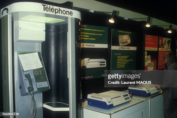 Démonstration de l'introduction de l'informatique dans le monde agricole au Salon de l'Agriculturele 14 mars 1986 à Paris, France.
