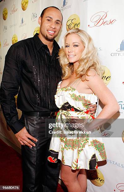 Kendra Wilkinson Baskett and Hank Baskett arrive at Eve nightclub at CityCenter on February 13, 2010 in Las Vegas, Nevada.