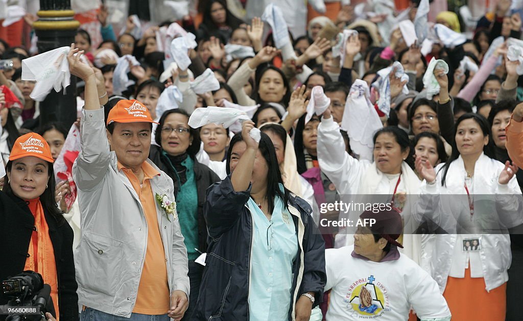 Leading Philippine presidential candidat