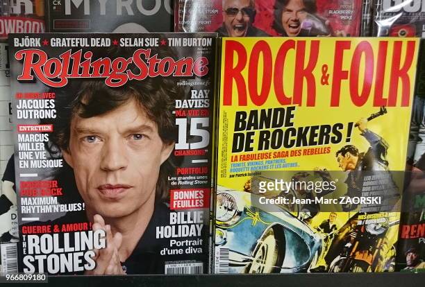 La presse specialisée dans la musique rock avec "Rolling Stone" et en couverture Mick Jagger et "Rock & Folk", à la maison de la presse de Gardanne...
