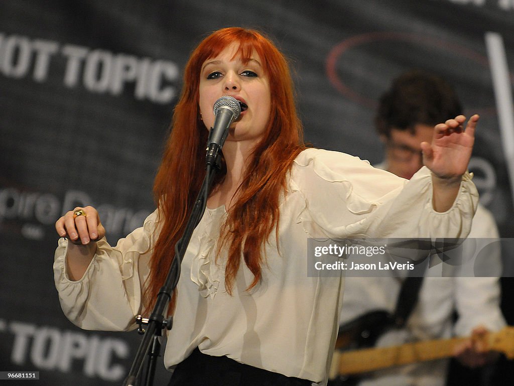 "The Vampire Diaries" Hot Topic Tour