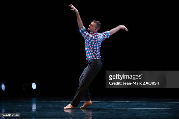 Adrien Delepine danseur du Ballet de l'Opéra de Lyon interprète 'Sarabande', piece chorégraphique de Benjamin Millepied, au Silo, lors du Festival de...