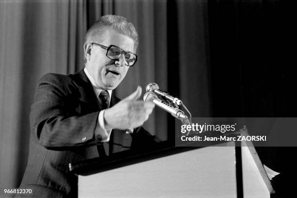 Jean Pierre Fourcade, ministre de l'économie et des finances, lors du congrès des clubs Perpectives et Réalités à Lyon le 22 mai 1976.