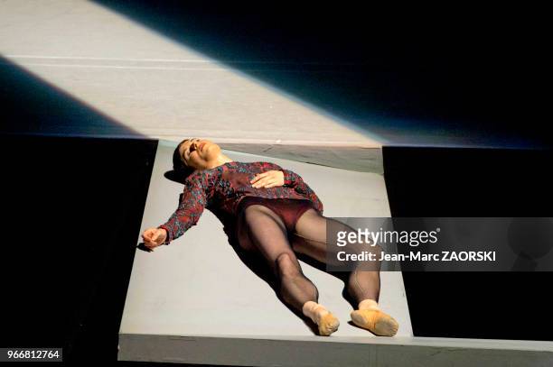 Dorothée Delabie du Ballet de l'Opéra de Lyon, dans « One of a Kind », un ballet en trois actes du danseur et chorégraphe Jirí Kylián, à l'Opéra de...