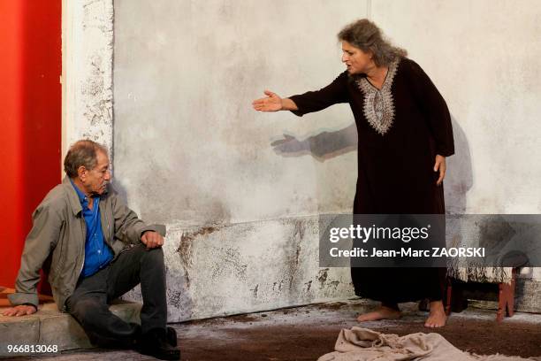 Acteur algérien Ahmed Benaïssa et la comédienne et chanteuse italienne Anna Andreotti dans « Meursaults », d'après le roman « Meursault,...