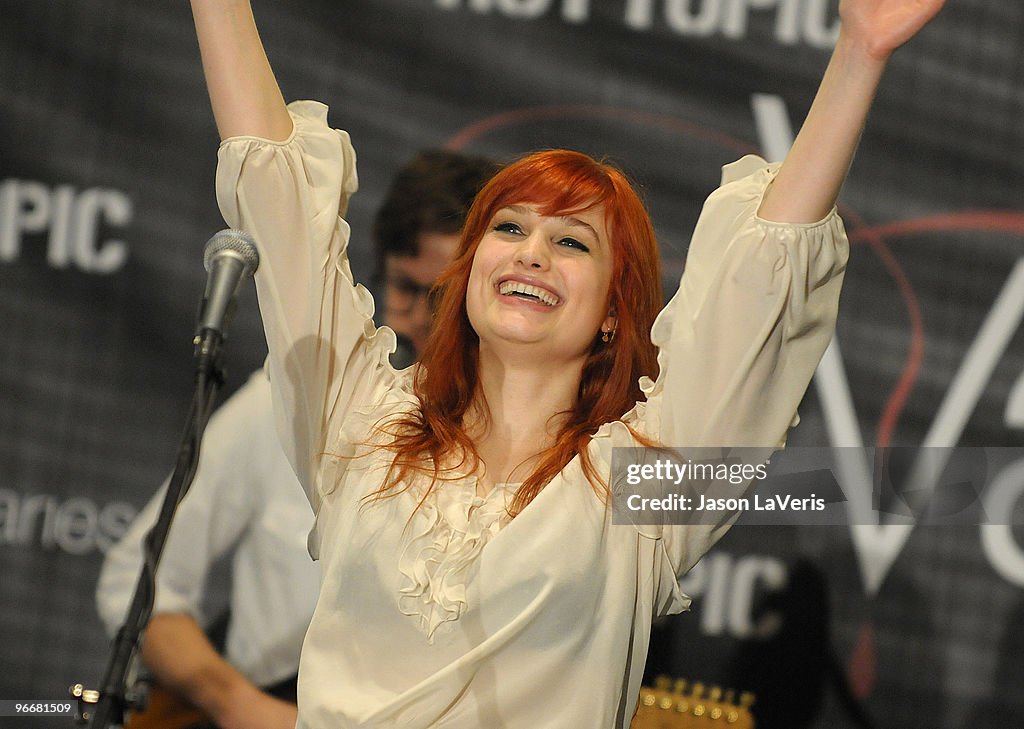 "The Vampire Diaries" Hot Topic Tour
