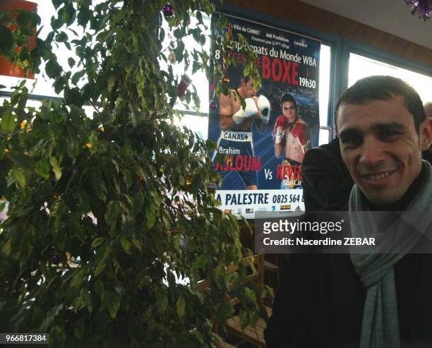 Brahim ASLOUM champion du monde de boxe parrain du club de tennis et du projet ''SOYEZ SPORT 2007'' des Mureaux aux Yvelines en banlieue Parisienne....