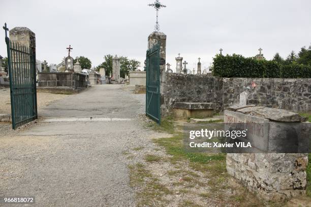 Cimetiere le 16 septembre 2011, Oradour-sur-Glane, Haute-Vienne, Limousin. Le nom d'Oradour-sur-Glane reste attache au massacre de sa population par...