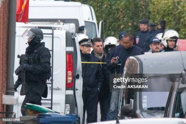 Intervention on thurday morning, march 22, 2012 of RAID men who shot Mohamed Merah, entrenched in his apartment on 17 rue du Sergent-Vigne in the...