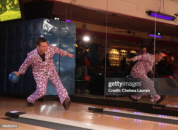 Actor Stephen Baldwin attends the Bowling After Dark Benefit at PINZ Entertainment Center on February 13, 2010 in Studio City, California.