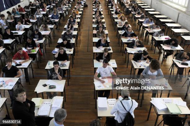 Examination of the Baccalaureat in Clemenceau school, in Nantes, western France, on June 16, 2011.