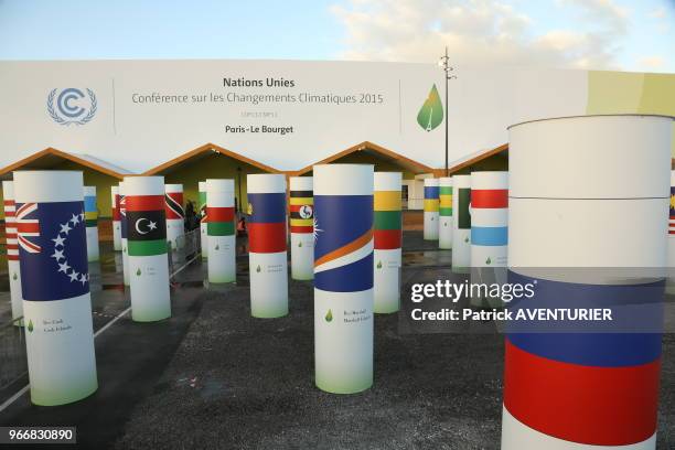 Derniers préparatifs pour la COP21, sur le site consacré aux conférences sur le climat, le 28 novembre 2015, Le Bourget, France.