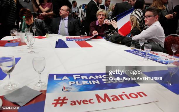 Militants du Front National lors de la défaite de Marion Maréchal-Le Pen, candidate en Provence-Alpes-Côte d'Azur lors des résultats des élections...