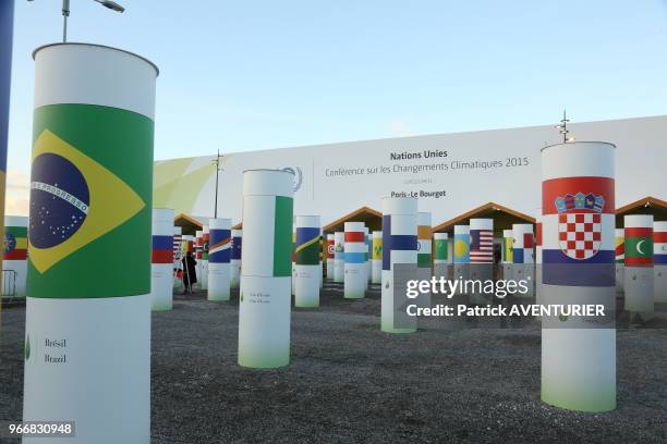 Derniers préparatifs pour la COP21, sur le site consacré aux conférences sur le climat, le 28 novembre 2015, Le Bourget, France.