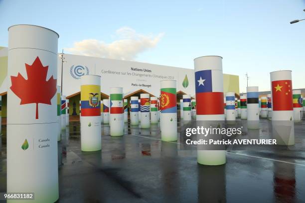 Derniers préparatifs pour la COP21, sur le site consacré aux conférences sur le climat, le 28 novembre 2015, Le Bourget, France.