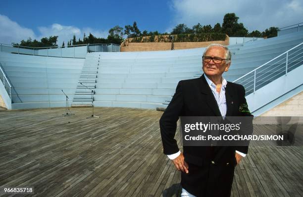 . THEOULES/MER:P.CARDIN + SON PALAIS BULLE.