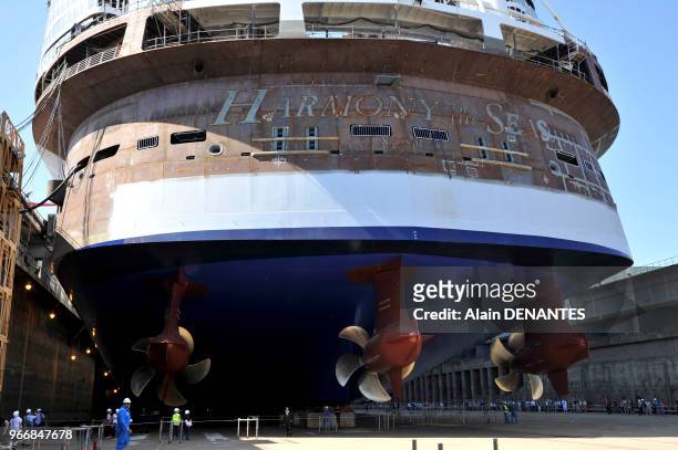 Contruction du paquebot geant "Harmony of the Seas" au chantier naval STX Europe de Saint-Nazaire, le 17 Juin 2015 a Saint-Nazaire, Ouest de la...
