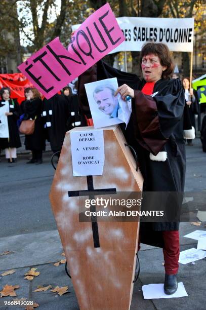 Manifestation des avocats du Grand Ouest de la France en grève contre le projet de loi du ministre de l'Economie Emmanuel Macron prévoyant une...