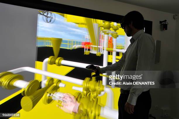Le Centre Industriel de Realite Virtuelle lors de son inauguration, le 14 Novembre 2014 a Montoir-de-Bretagne pres de Saint-Nazaire, Ouest de la...