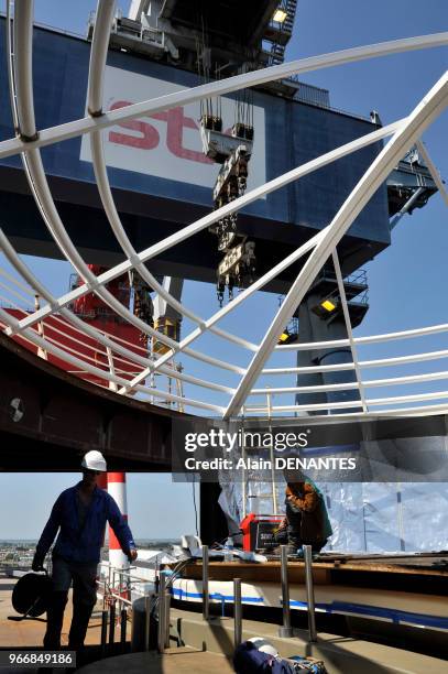 Contruction du paquebot geant "Harmony of the Seas" au chantier naval STX Europe de Saint-Nazaire, le 17 Juin 2015 a Saint-Nazaire, Ouest de la...