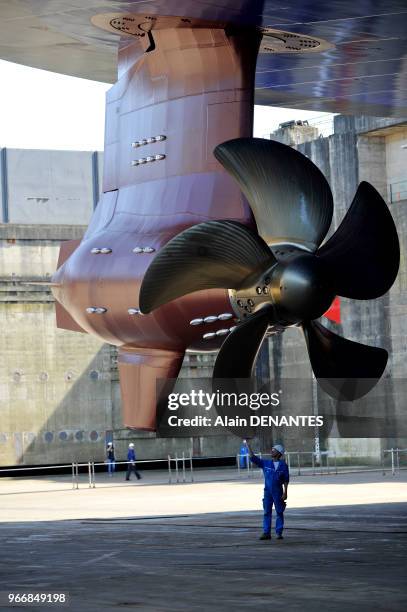 Contruction du paquebot geant "Harmony of the Seas" au chantier naval STX Europe de Saint-Nazaire, le 17 Juin 2015 a Saint-Nazaire, Ouest de la...