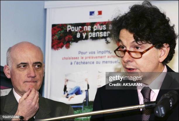 Thierry Breton, le ministre français de l'économie , en visite aux laboratoires Pierre Fabre à Lavaur . Ici inaugurant la perception de Lavaur....