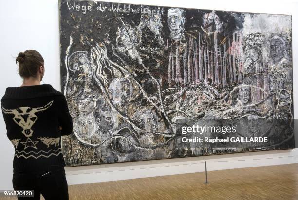 Oeuvre 'Chemin de la sagesse du monde 1976-1977 - wege der weltweisheit' exposée lors d'une rétrospective consacrée à Anselm Kiefer le 16 décembre...