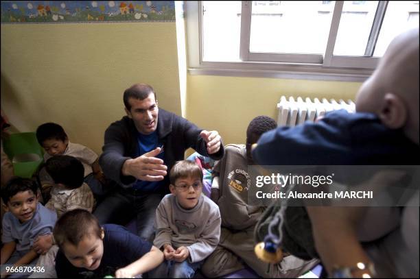 Tous en baskets pour battre la maladie" operation held in Lyon as a fundraiser for leucodystrophy research. Zinedine Zidane visiting the pediatric...