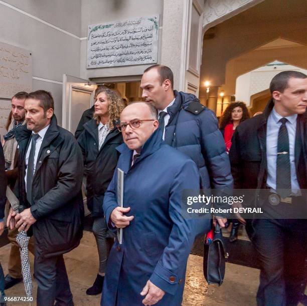 Le ministre de l'Intérieur et des Cultes, Bernard Cazeneuve, a participé à la pose de la première pierre de l'Institut français de civilisation...