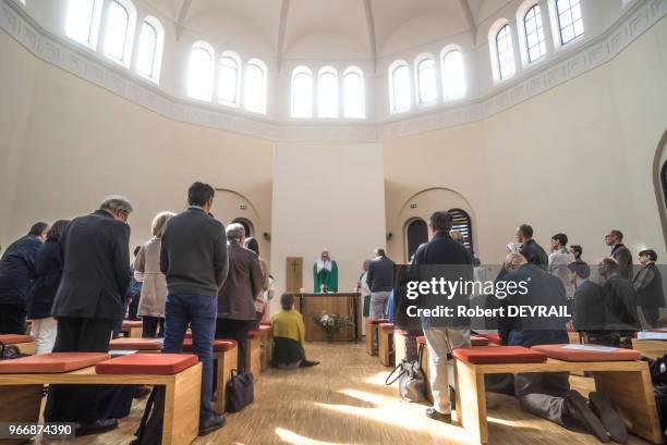 Première messe célébrée dans la chapelle rénovée de la nouvelle université catholique de Lyon , le 26 septembre 2015 à Lyon, France. Ce lieu de culte...