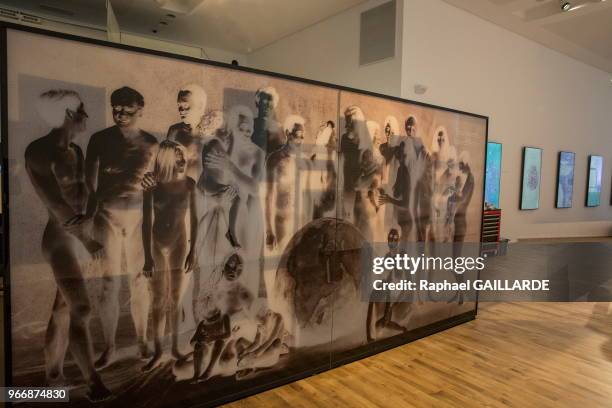 Tous parents, tous differents, l'ADN diffère que de 0,1 % d'un individu à l'autre, exposée au Musée de l'Homme, le 15 octobre 2015, Paris, France.