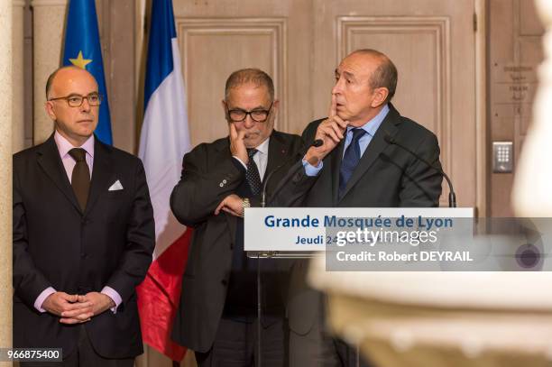 Le ministre de l'Intérieur et des Cultes, Bernard Cazeneuve, a participé à la pose de la première pierre de l'Institut français de civilisation...