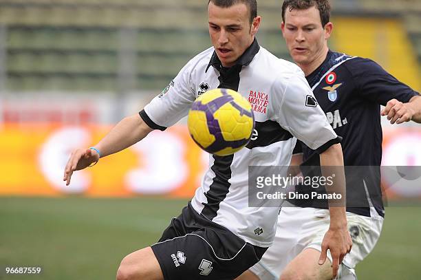 Luca Antonelli of Parma competes with Stephan Liechtsteiner of Lazio during the Serie A match between Parma FC and SS Lazio at Stadio Ennio Tardini...