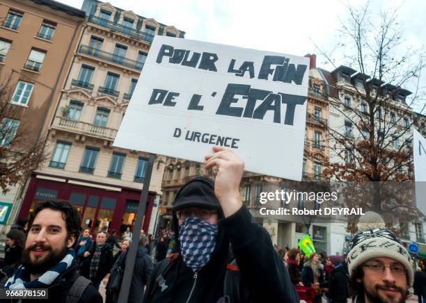 L'appel de la Ligue des droits de l'homme, des libres penseurs et d'organisations de gauche, un millier de personnes a manifesté contre la poursuite...