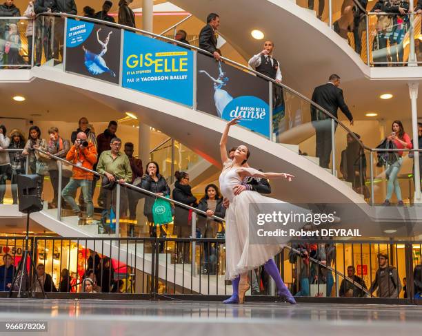 Pour promouvoir le ballet Giselle donné à la Maison de la danse de Lyon, le Yacobson Ballet du saint-Petersburg State Academic Ballet Theatre a donné...