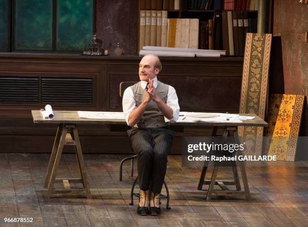 Michel Vuillermoz lors de l'interprétation de "L'Hôtel du Libre-Échange" de Georges Feydeau par la troupe de la Comédie-Française à la salle...