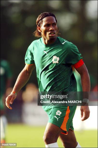 Didier Drogba. La Cote d'Ivoire et le Chili ont fait match nul 1-1 dans un match amical de preparation a la Coupe du monde pour les vice-champions...