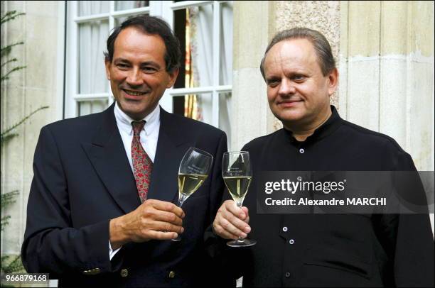 Bruno Paillard, PDG du groupe BCC et possible repreneur de la maison de champagne, en compagnie de Joël ROBUCHON. Bruno Paillard, PDG du groupe BCC...