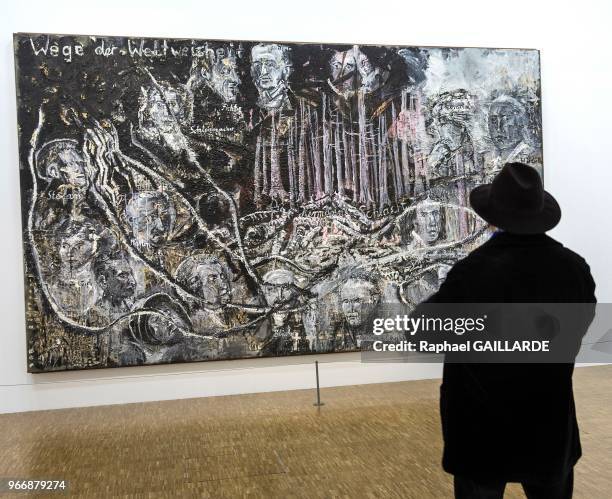 Oeuvre 'Chemin de la sagesse du monde 1976-1977 - wege der weltweisheit' exposée lors d'une rétrospective consacrée à Anselm Kiefer le 16 décembre...