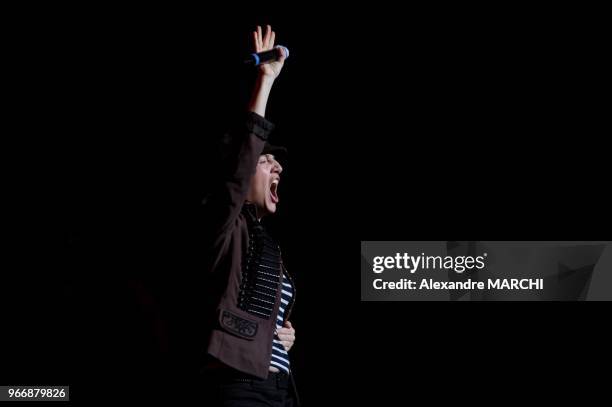 Texas with singer Sharleen Spiteri.