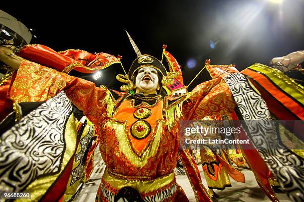 Members of Mocidade Alegre dance during the samba school's parade during the second day of Sao Paulo's carnival on February 14, 2010 in Sao Paulo,...