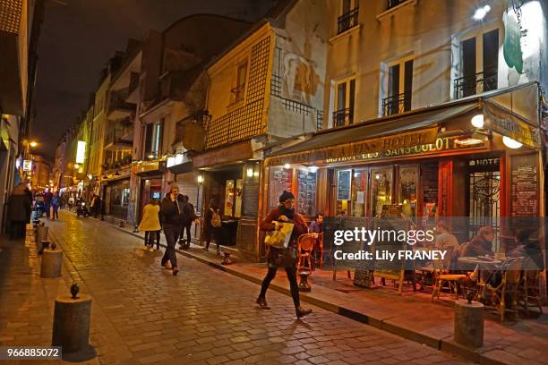 Rue de Lappe, quartier Bastille, 21 mars 2016, Paris, France.