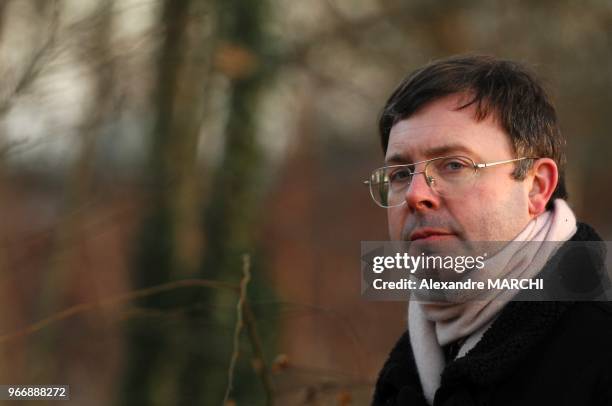 Ex-commissaire des Renseignements Generaux , revoque de la Police Nationale, Hubert Marty-Vrayance. Il a notamment enquete sur la mort etrange de...