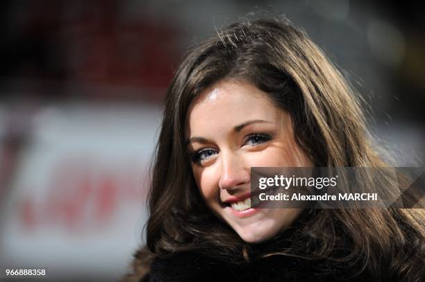 Camille Cheyere, Miss Lorraine et premi?re dauphine de Miss France, a donne le coup d'envoi de la rencontre Asnl vs Grenoble Foot 38. Marraine de...