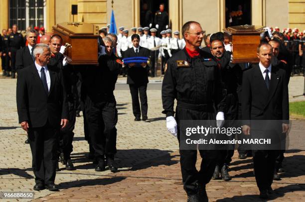 Obseques de Dominique Milesi, chef du centre interdepartemental de deminage de METZ et de Laurent Flauder, chef demineur, decedes dans l'exercice de...